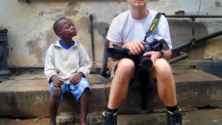 Bilder aus der Nähe: Jens Grossmanns Fotografien von Menschen in Krisen