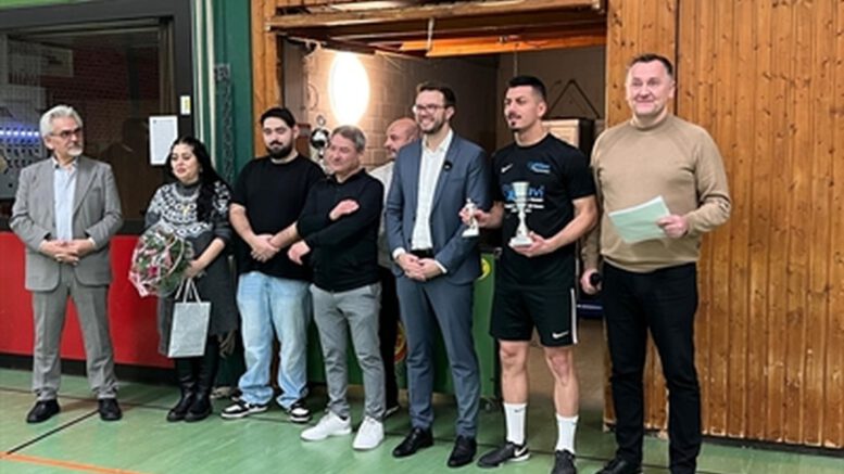 Fünftes Gedenkturnier in Hanau erinnert an Mustafa Alptuğ Sözen und betont Zusammenhalt Fünftes Gedenkturnier in Hanau erinnert an Mustafa Alptuğ Sözen und betont Zusammenhalt