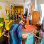 GrimmsMärchenReich in Hanau wird sieben: kostenfreier Märchennachmittag mit Theater, Lesungen und Basteln