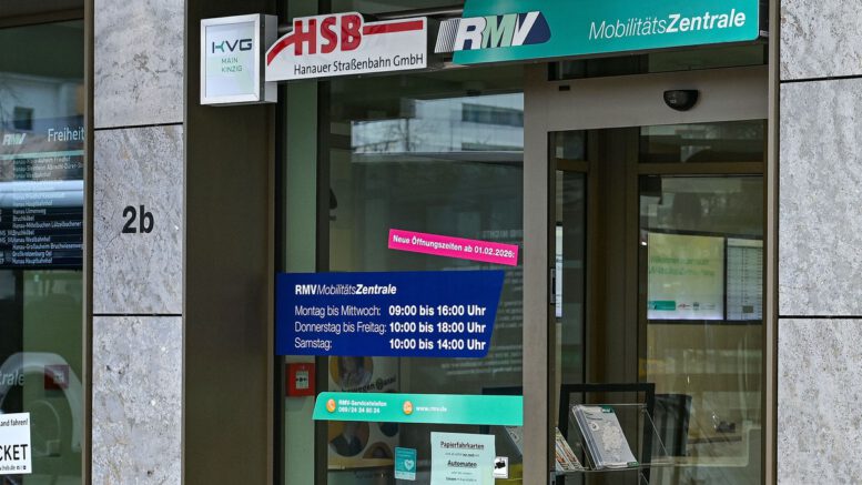 Hanau ändert Servicezeiten am Freiheitsplatz wegen hoher Nachfrage nach Deutschlandticket