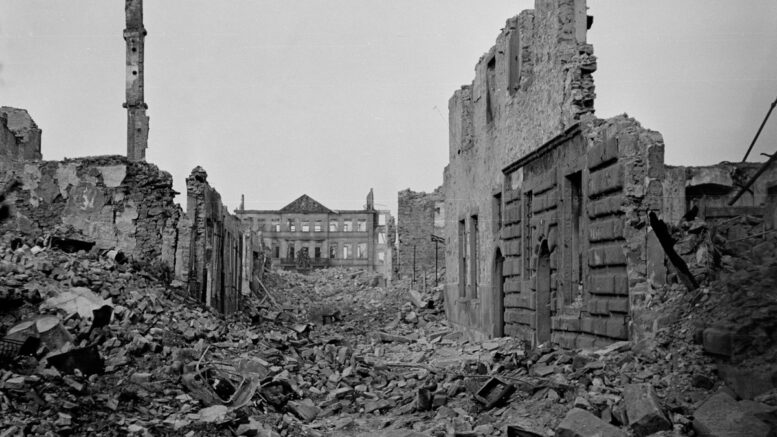 Hanau gedenkt der Zerstörung vom 19. März 1945 und der Opfer des Luftangriffs