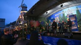 Hanauer Adventskalender erzielt 30.000 Euro für Kinder- und Jugendprojekte