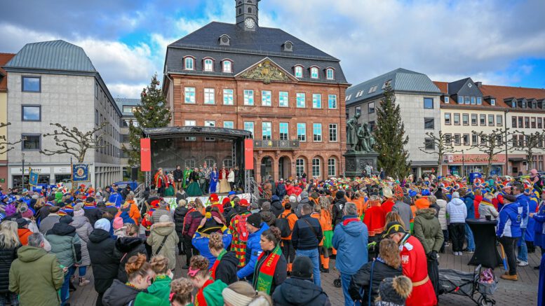 Hanauer Rathaussturm am 11. Januar: Jubiläumsverein führt Zwiegespräch auf dem Marktplatz