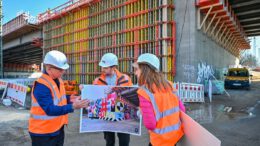 Neue Hauptbahnhofbrücke in Hanau soll noch dieses Jahr geöffnet werden und erhält künstlerische Gestaltung