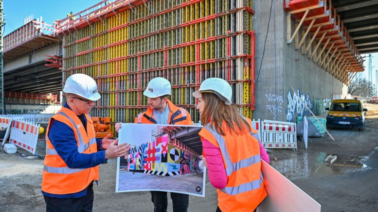 Neue Hauptbahnhofbrücke in Hanau soll noch dieses Jahr geöffnet werden und erhält künstlerische Gestaltung