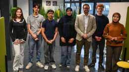 Schülervertretung und Bürgermeister beraten über Ausbau der Schulen und Demokratieförderung Schülervertretung und Bürgermeister beraten über Ausbau der Schulen und Demokratieförderung