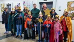Sternsinger besuchen Hanauer Rathaus und machen auf Kinderarbeit in Bangladesch aufmerksam